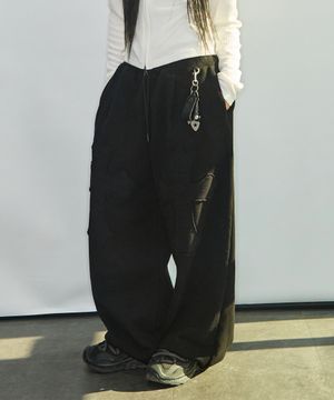 크로스 아플리케 스웻팬츠 [블랙]