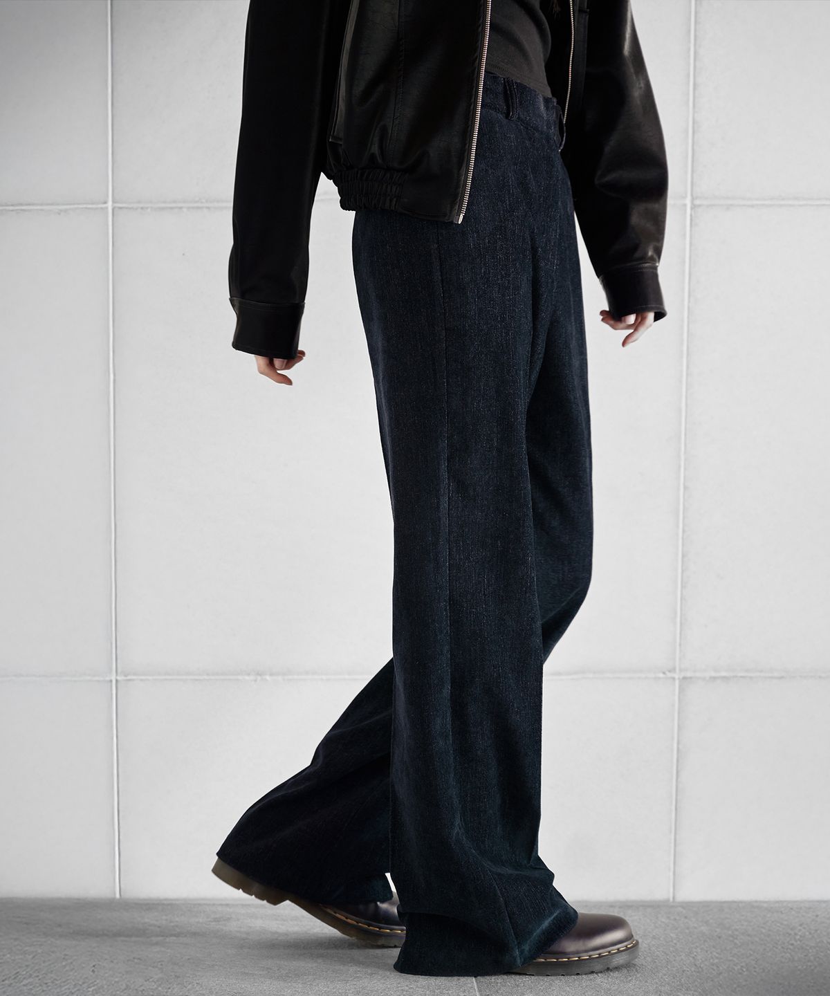 런던다다(LONDONDADA) VELOUR WIDE-FIT BANDING PANTS, D.NAVY