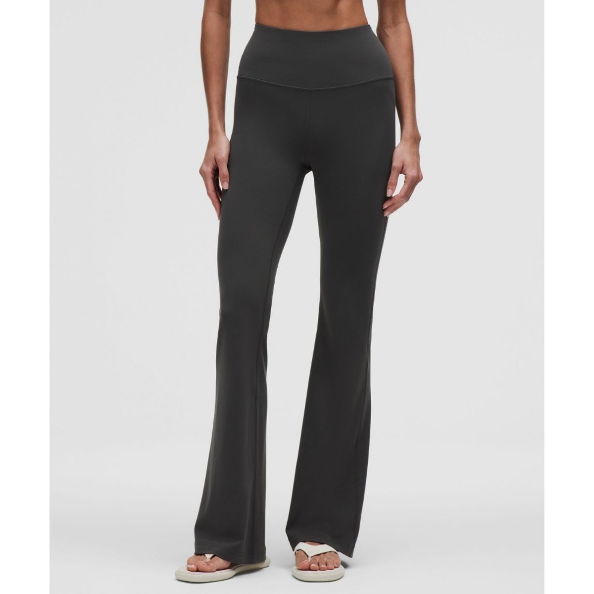 룰루레몬(LULULEMON) 그루브 Nulu 슈퍼 하이라이즈 플레어드 팬츠 *레귤러  GGRE