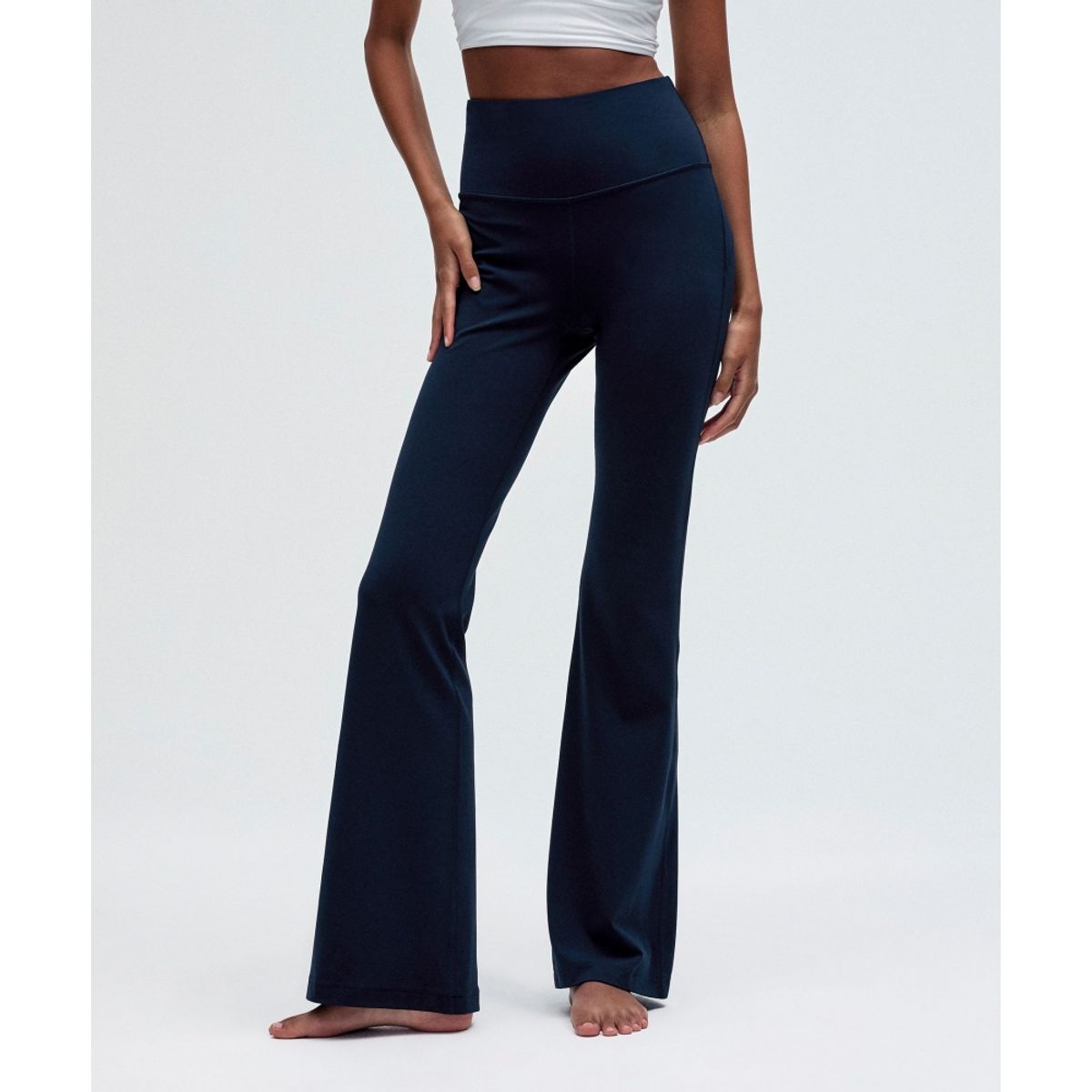 룰루레몬(LULULEMON) 그루브 Nulu 슈퍼 하이라이즈 플레어드 팬츠 *레귤러  TRNV