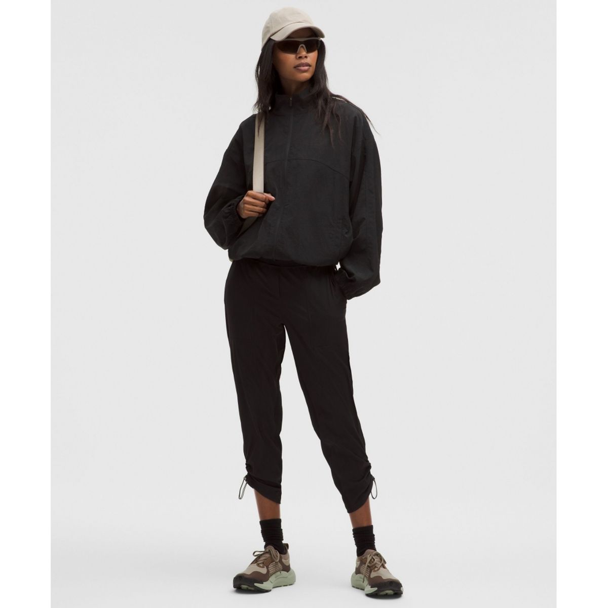 룰루레몬(LULULEMON) 댄스 스튜디오 미드라이즈 크롭 팬츠  BLK