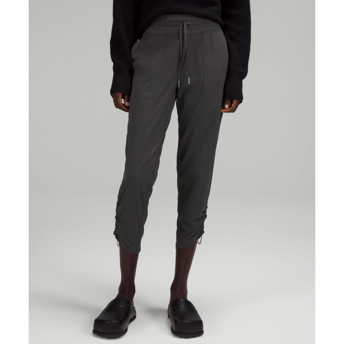 룰루레몬(LULULEMON) 댄스 스튜디오 미드라이즈 크롭 팬츠  GGRE