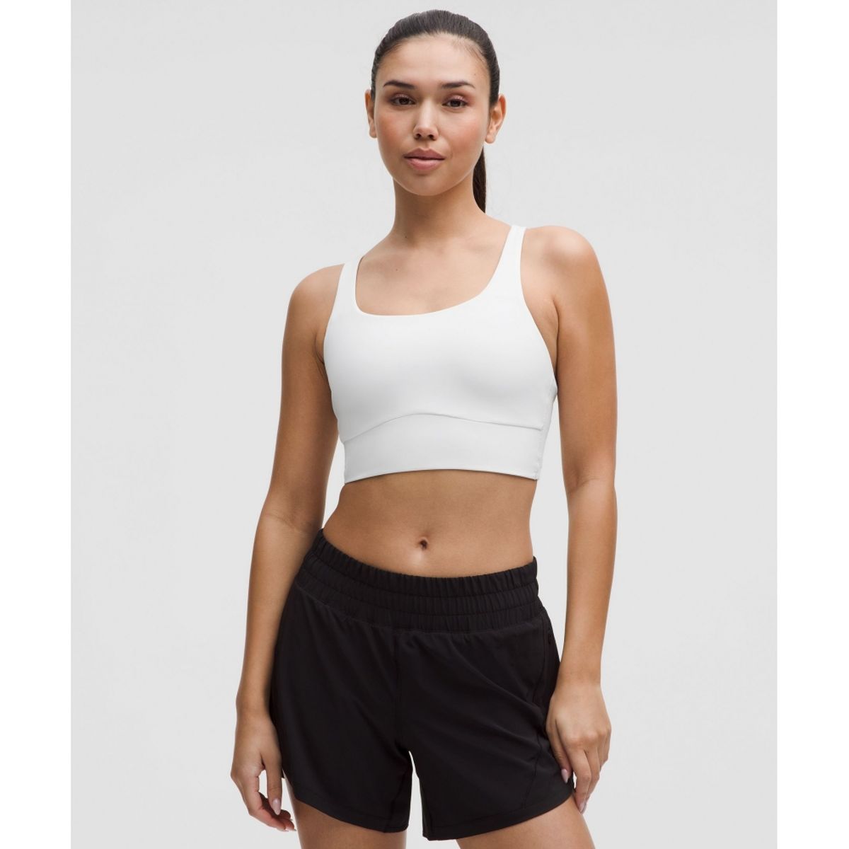 룰루레몬(LULULEMON) 에너지 롱라인 브라 미디엄 서포트, B–D컵 *에볼브  WHT