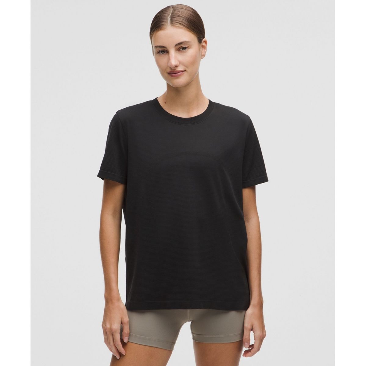 룰루레몬(LULULEMON) 스위프틀리 릴랙스드 숏슬리브 셔츠 *업데이트 핏  BLK BLK