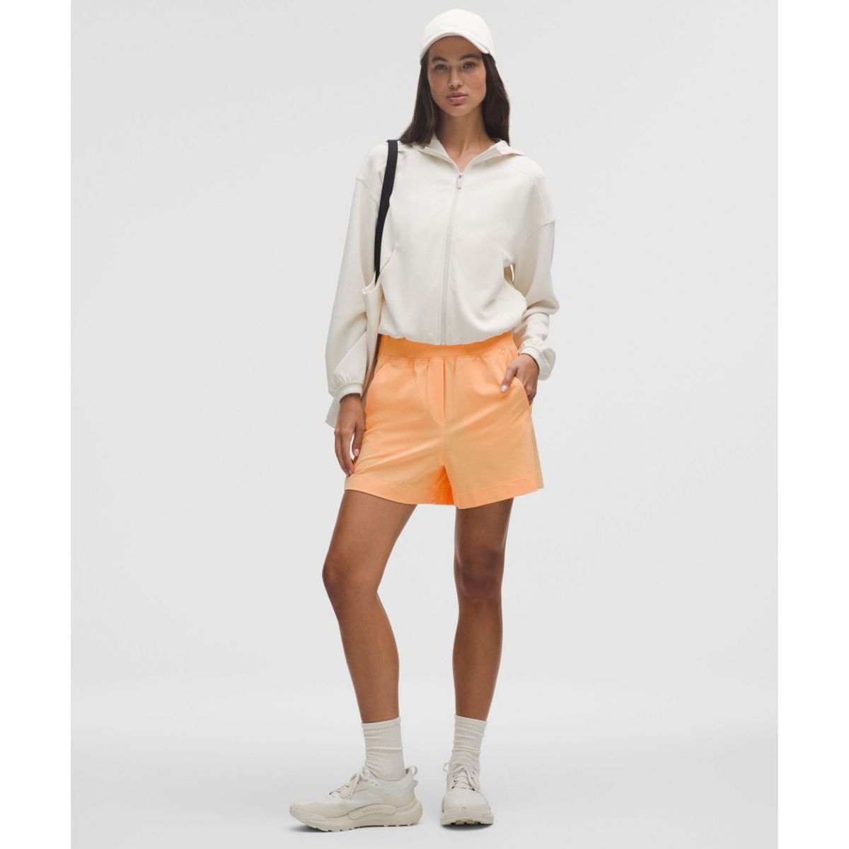 룰루레몬(LULULEMON) 스트레치 우븐 러플 웨이스트 하이라이즈 쇼츠 4inch  RKML