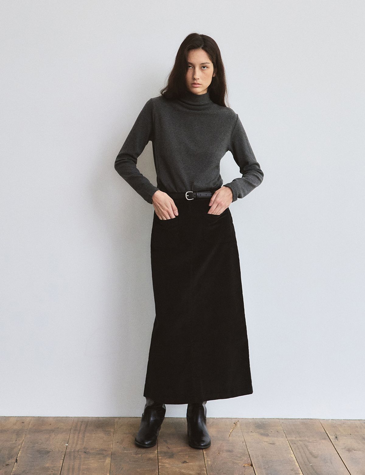 더엘로(THEELO) H-line Corduroy Skirt (Black)