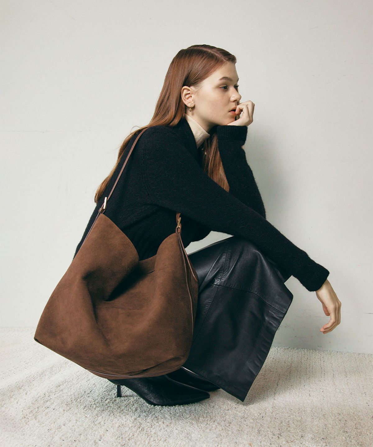끌라베(CLAVE) 엘리 스웨이드 브라운 토트백 (ELLIE Suede brown Tote Bag)