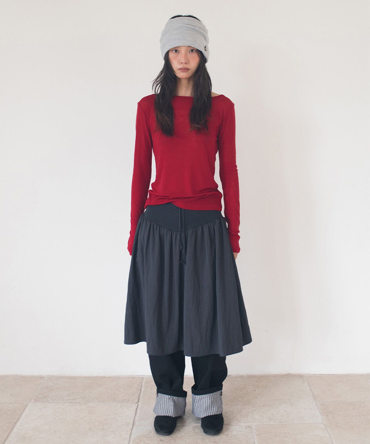 온스카(ONSKA) FLARE RIB SKIRT (CHARCOAL)