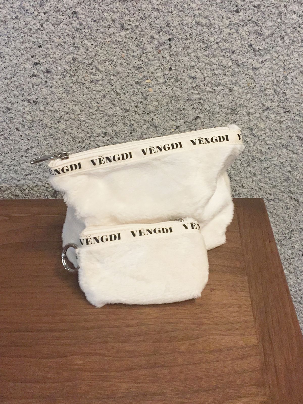 벵디(VENGDI) Annie Pouch_Fur Ivory