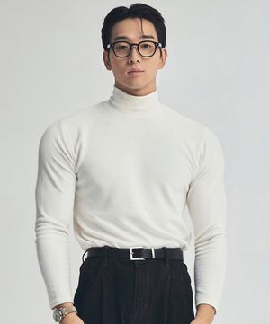 기모 머슬 폴라티 아이보리