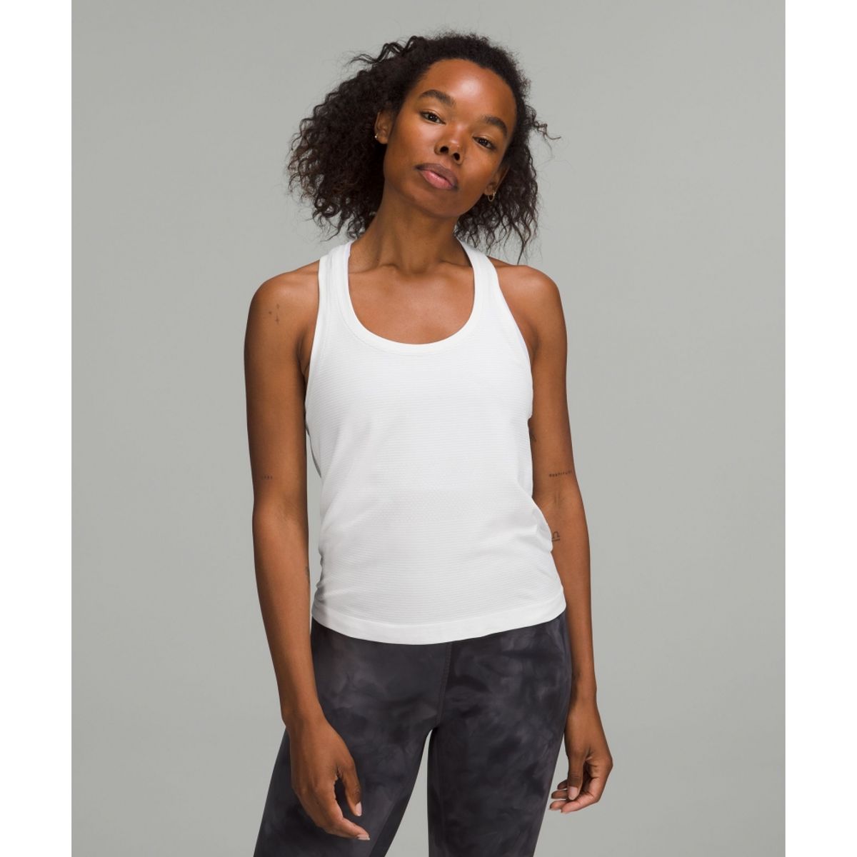 룰루레몬(LULULEMON) 스위프틀리 테크 레이서백 탱크탑 2.0 *웨이스트 렝스  WHWH