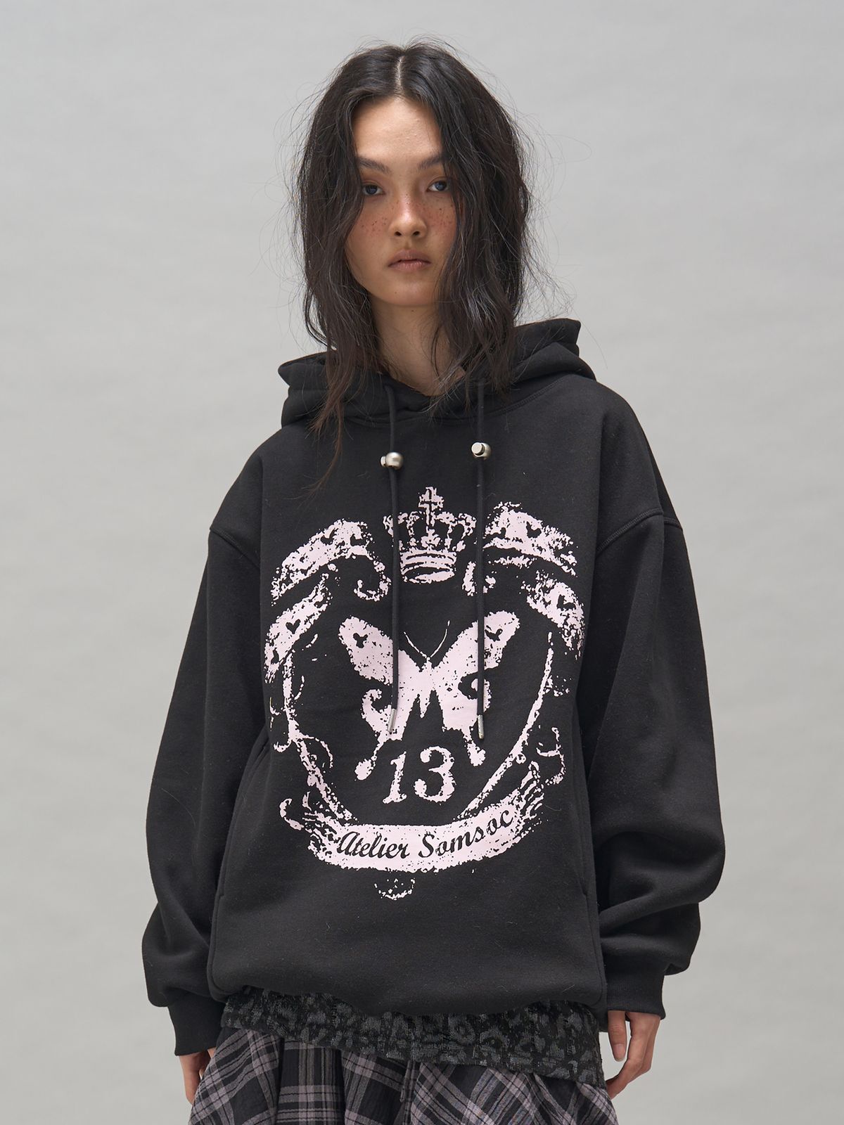 솜속(SOMSOC) RONNE SYMBOL ARTWORK HOODIE _BLACK