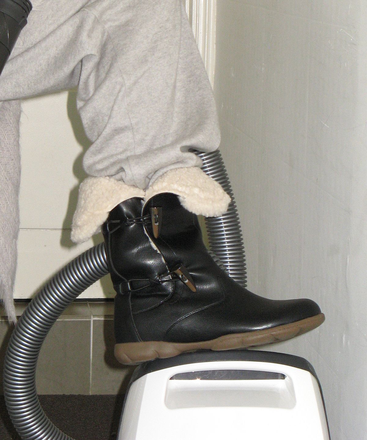포기무디(FOGGY MOODY) Mist 0035. Toggle Button Fur Boots - 2colors