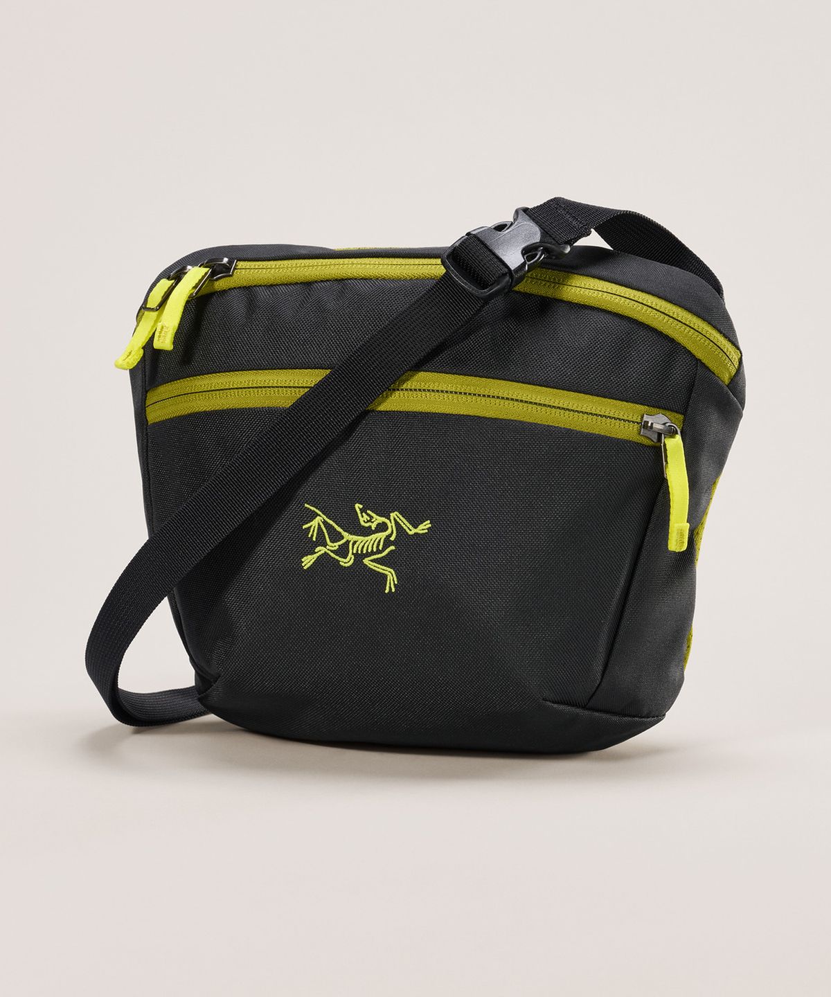 아크테릭스(ARCTERYX) 맨티스 2 웨이스트팩 - BLACK / OLIVE MOSS / ABPFU08973