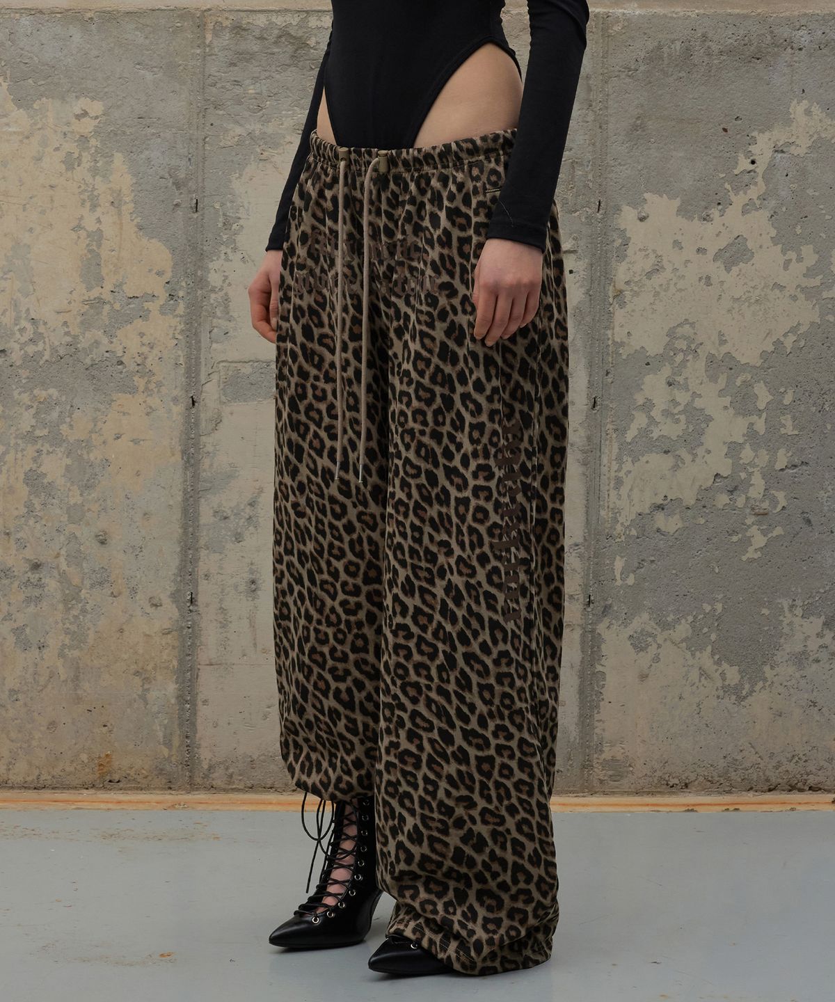 락케이크(ROCKCAKE) Leopard Wide 2way Jogger - Brown