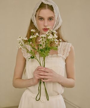 프쉬 레이스 버튼 슬리브리스 탑