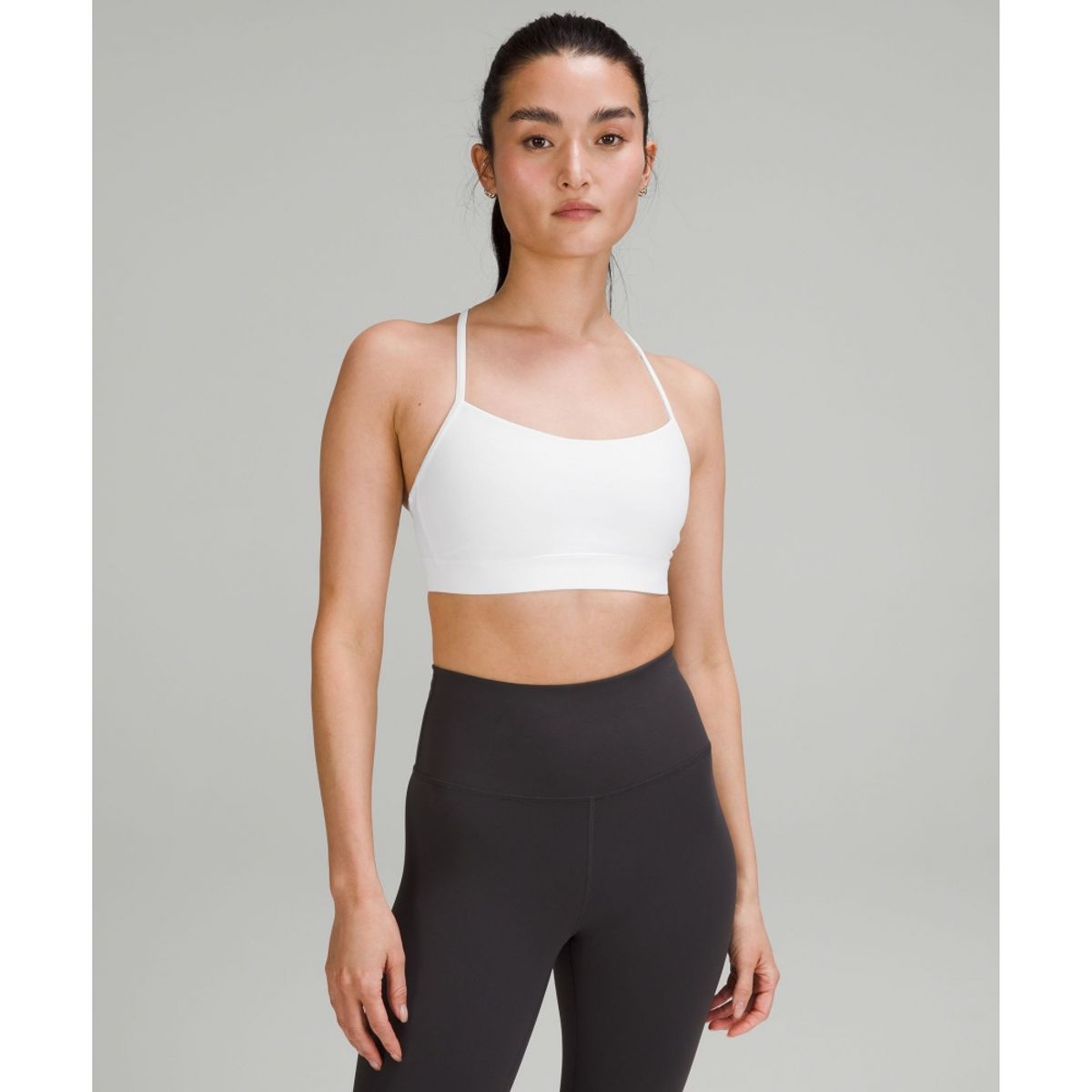 룰루레몬(LULULEMON) 플로우 Y 브라 Nulu *라이트 서포트, B C컵 아시아 핏  WHT