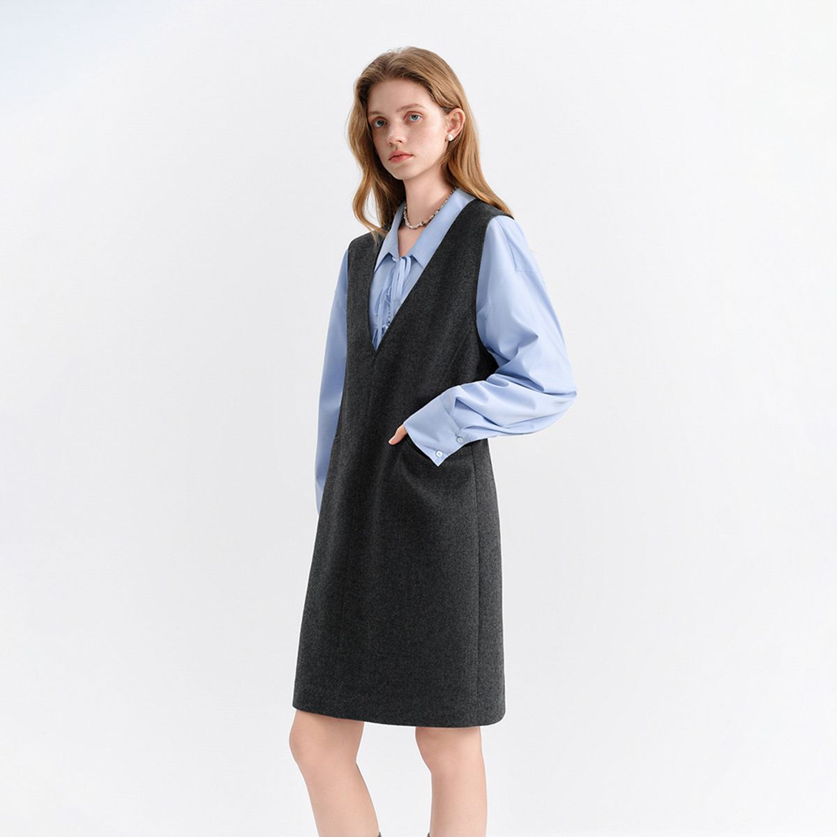 웬스데이딜라잇(WEDNESDAY DELIGHT) WD_Wool v-neck sleeveless dress