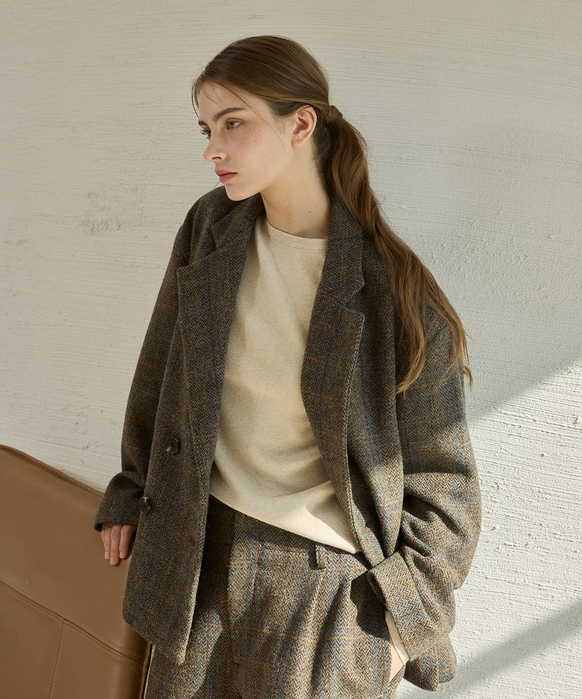 라피네아뜰리에(RAFFINE ATELIER) 모던 테일러드 반바지 브라운