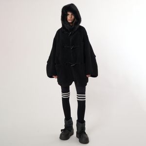 AW52OT02_페이크 라쿤 후드 아우터_블랙