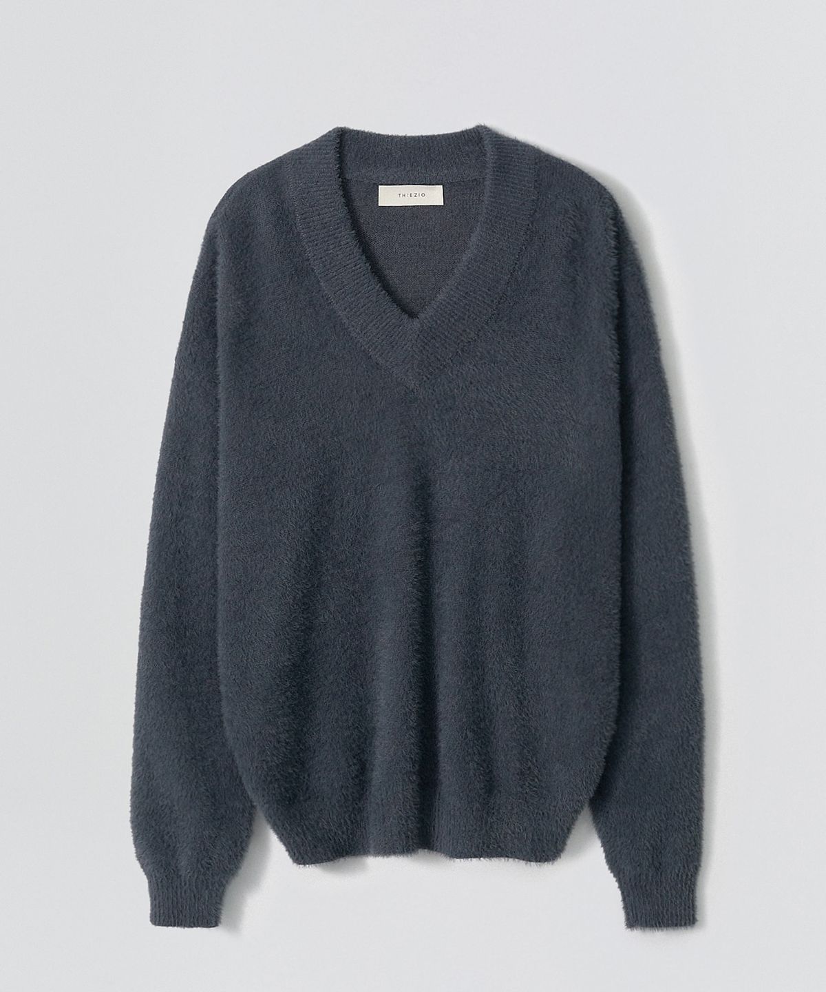 이지오(EZIO) Hairy Angora V-Neck Knit_Charcoal