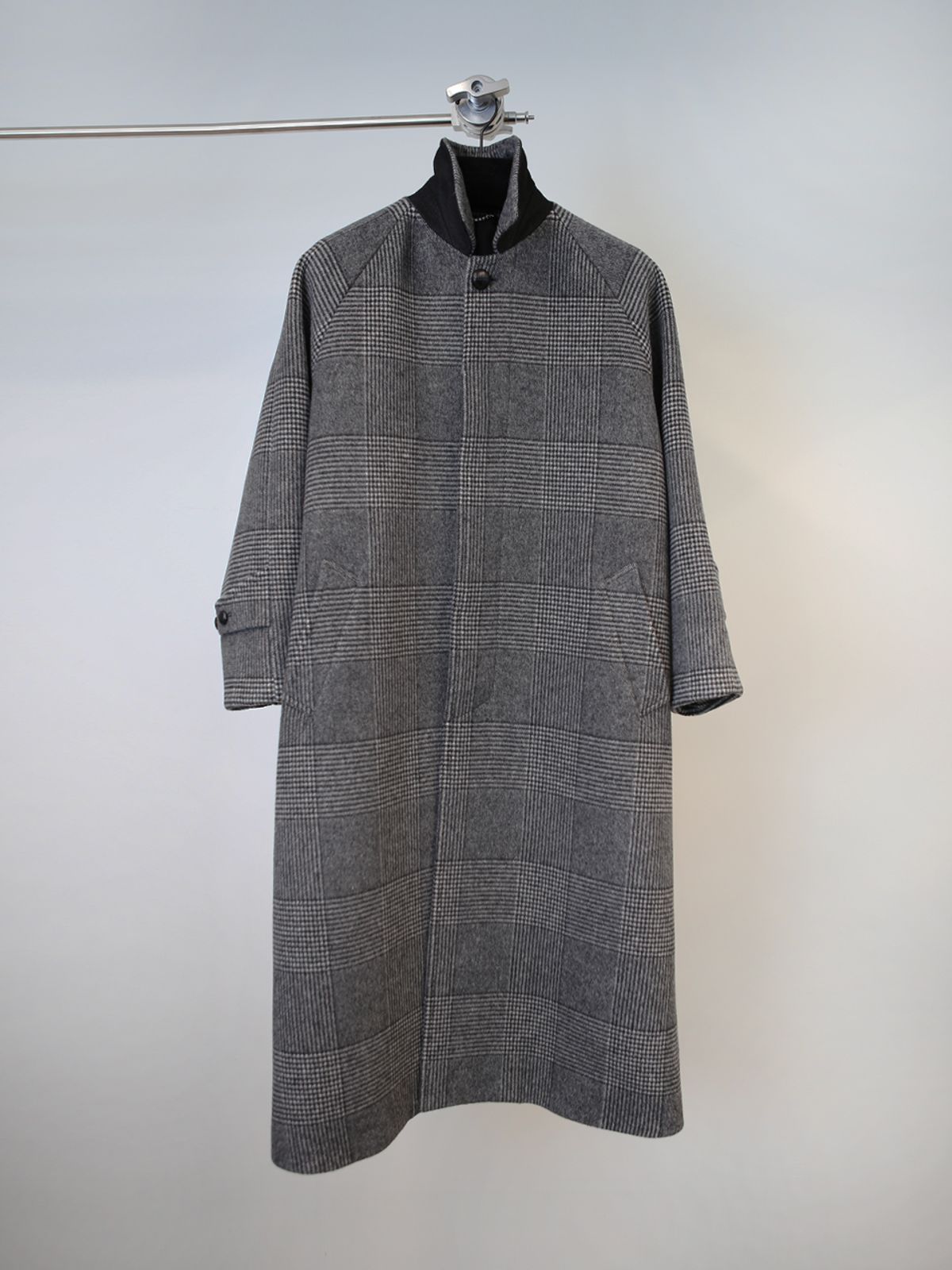 고저(GOZER) GLEN CHECK RAGLAN CHECK OVER COAT_BLACK