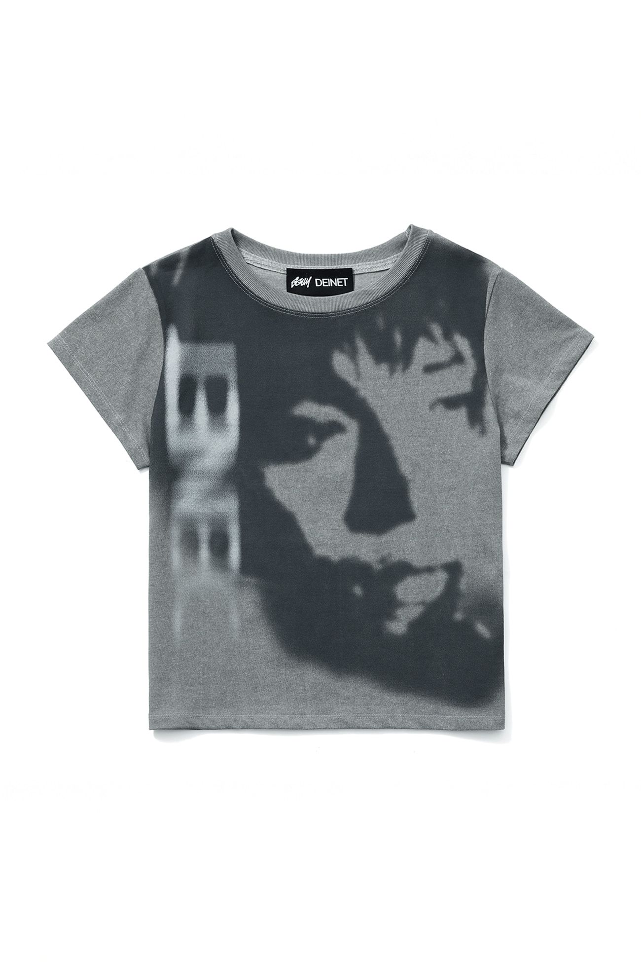 MUSINSA公式 | DEINET [GGUM x DEINET] CROP S/S T-SHIRT IN GREY