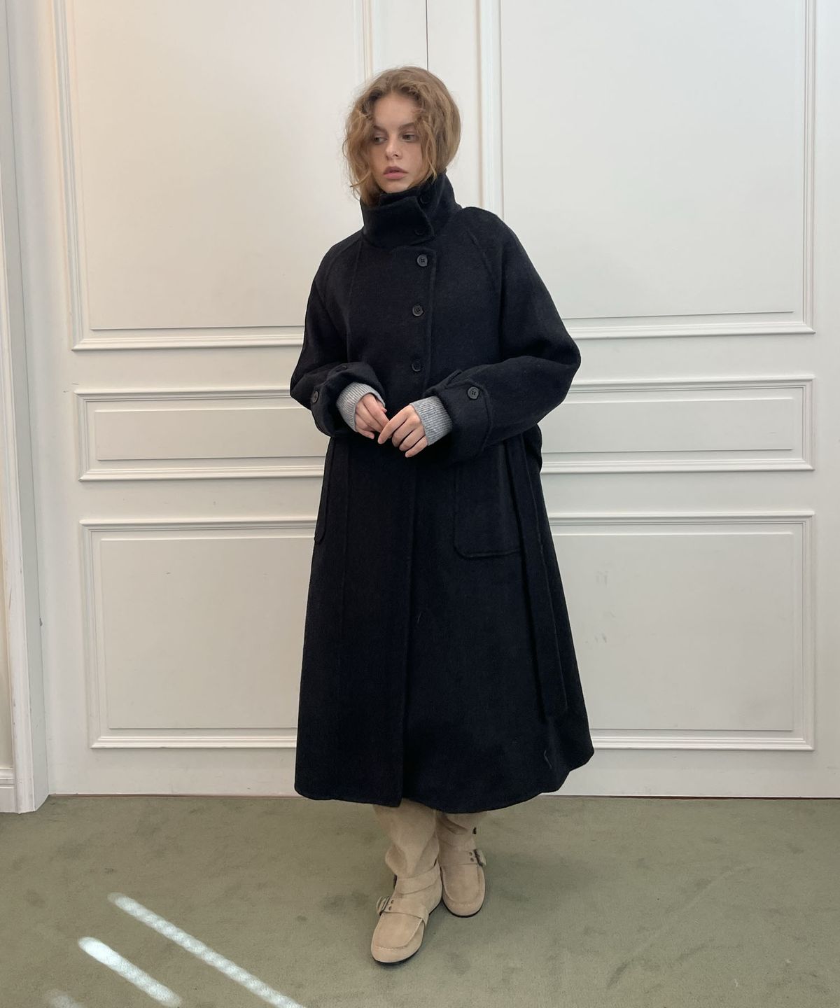 딜라이디(DELIDI) Anna high neck long coat (black)