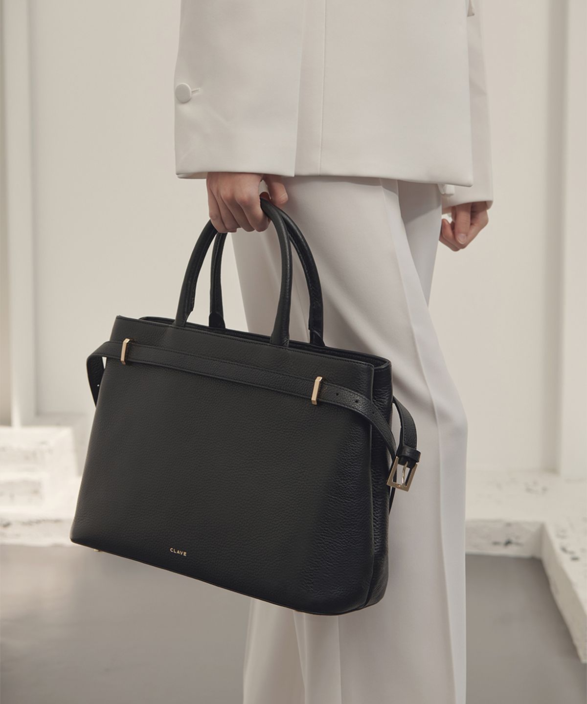 끌라베(CLAVE) 올리비아 블랙 토트백 (OLIVIA Black Tote Bag)