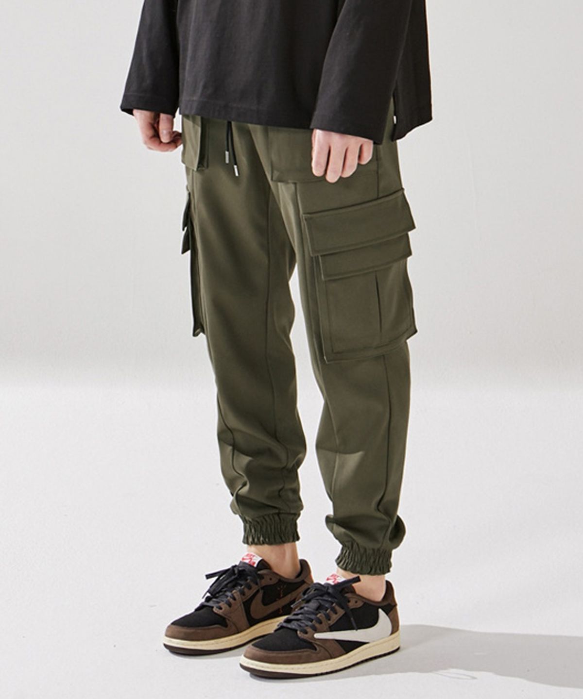 세븐셀라(SEVENSELAH) 울블랜드 oblique line 더블포켓 카고조거 Khaki