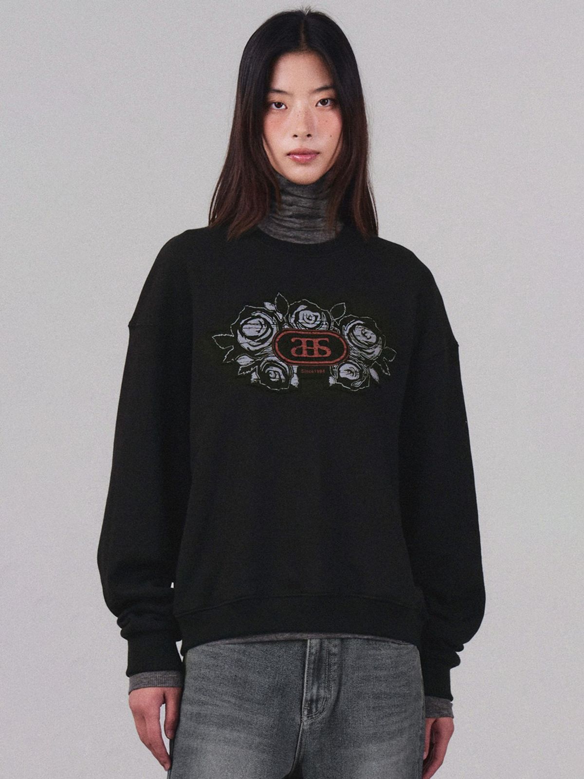 앤하츠(ANNEHEARTS) Blooming Sweatshirt Black