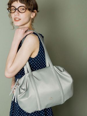 오로라 셔링 더플백_실버