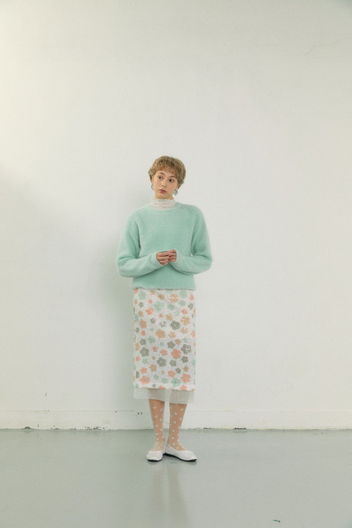콕(COC) 플라워 스팡글 H라인 스커트