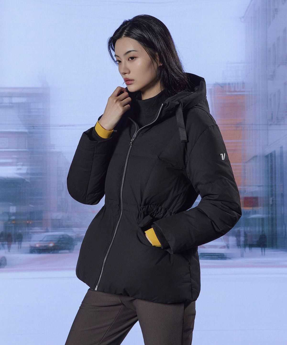 볼빅 골프웨어(VOLVIK GOLFWEAR) ON : 여성 후드 미들 다운 점퍼 VODWPB92_BK