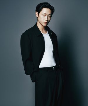 [이도현 PICK] 울리쉬 오버 숄더 미니멀 재킷 [블랙]