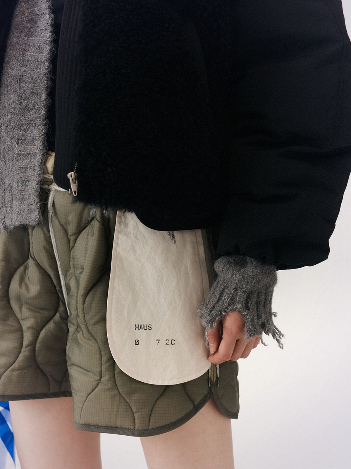 하우스공칠이씨(HAUS072C) REVERSIBLE QUILTING SHORT PANTS LIGHT KHAKI