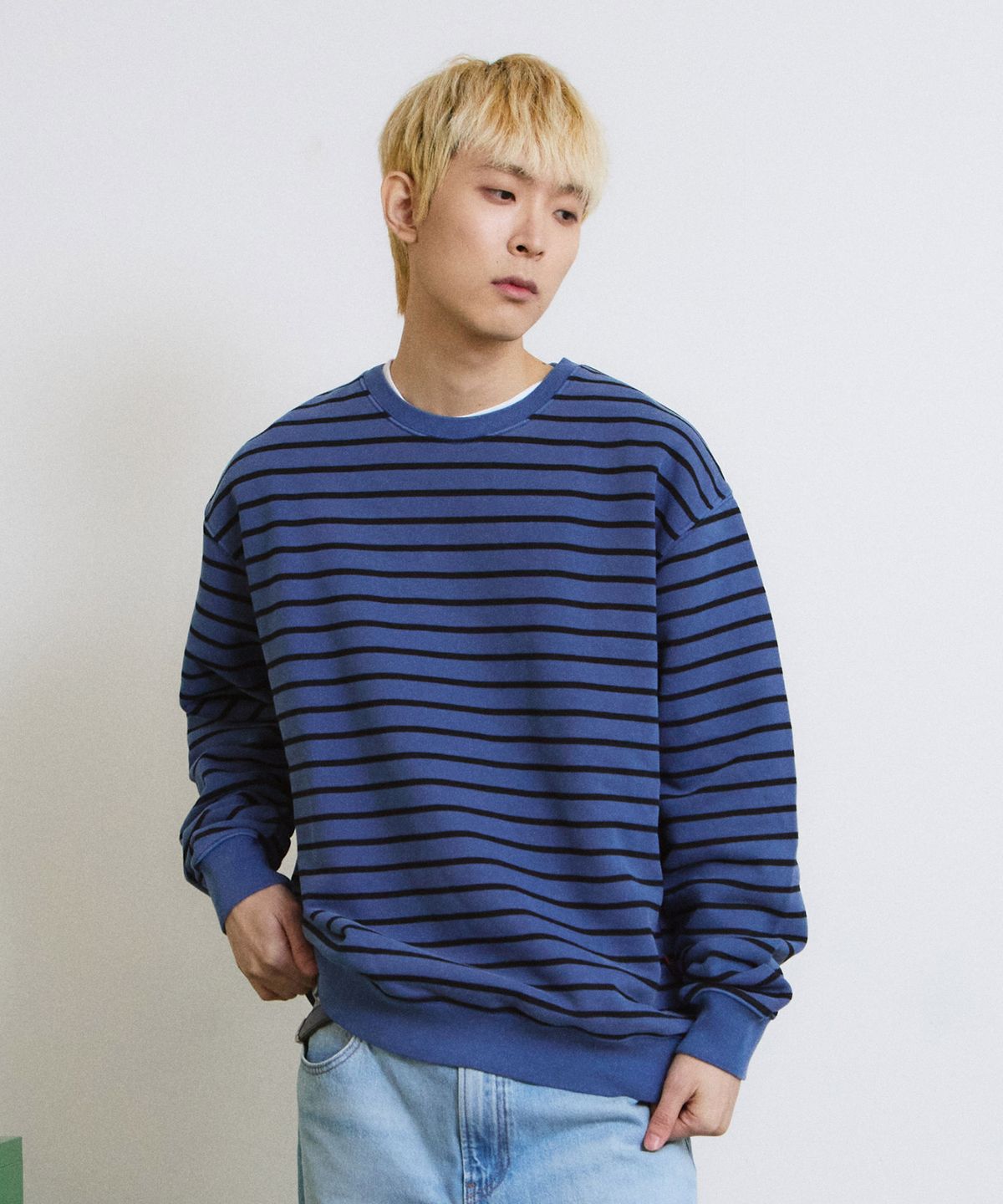 에이던엠(ADERNM) PIGMENT DAILY STRIPE SWEATSHIRT (BLUE)