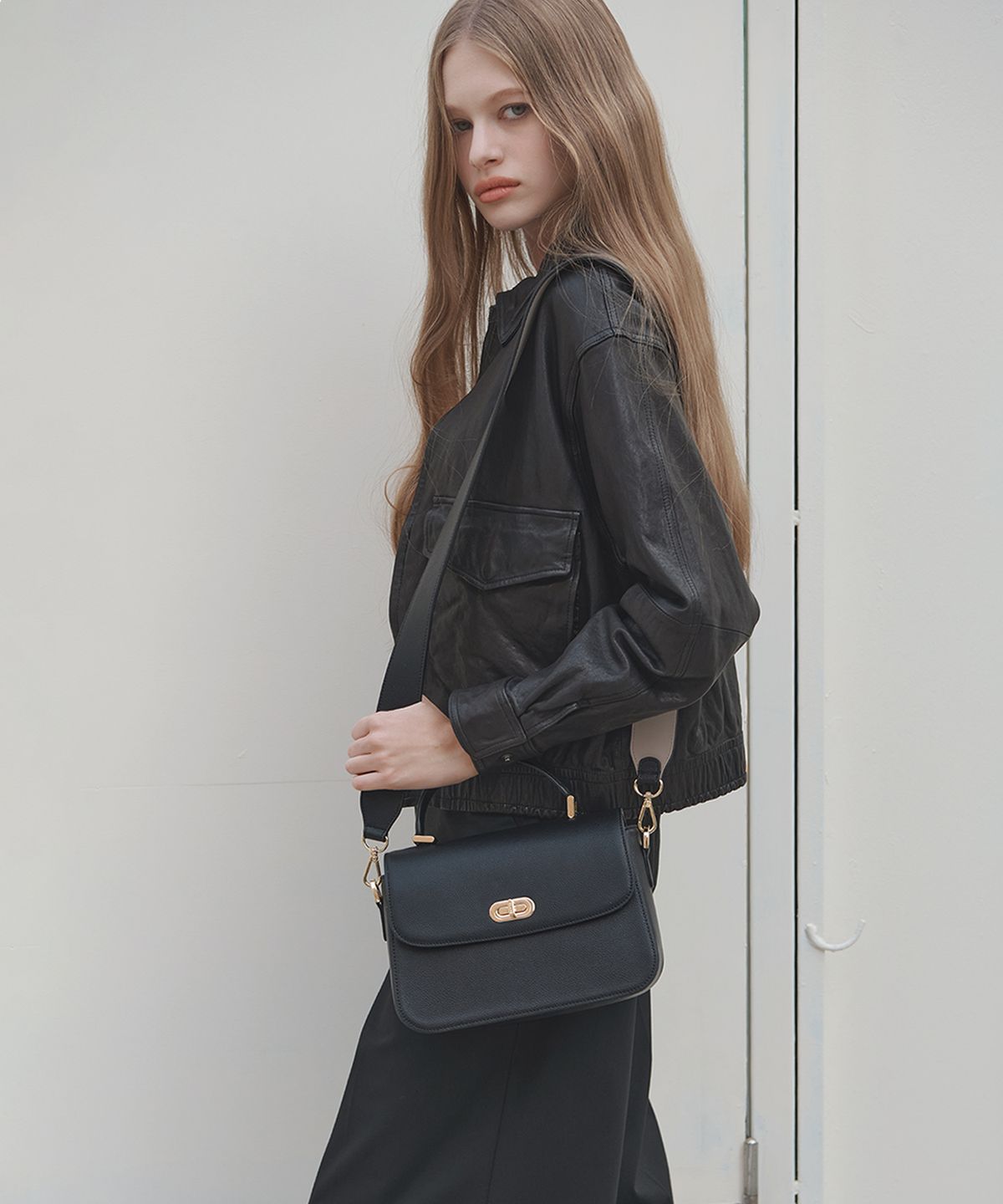 끌라베(CLAVE) 엘사 블랙 숄더백 (ELSA Black Shoulder Bag)
