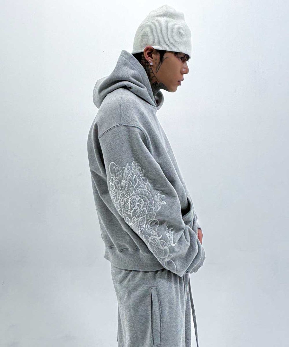 왓더파티(WHATTHEPARTY) Dragon Hoodie - gray(자수)