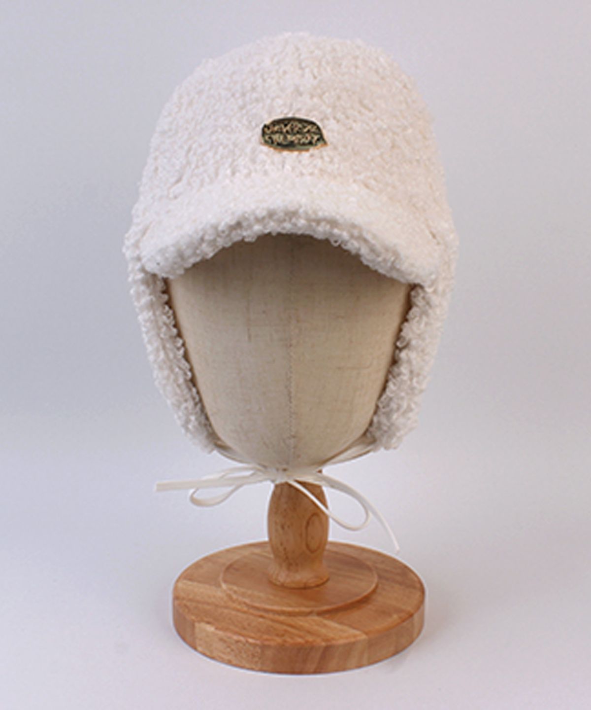 유니버셜 케미스트리(UNIVERSAL CHEMISTRY) Bubble Fleece White Earflap Cap  귀달이모자