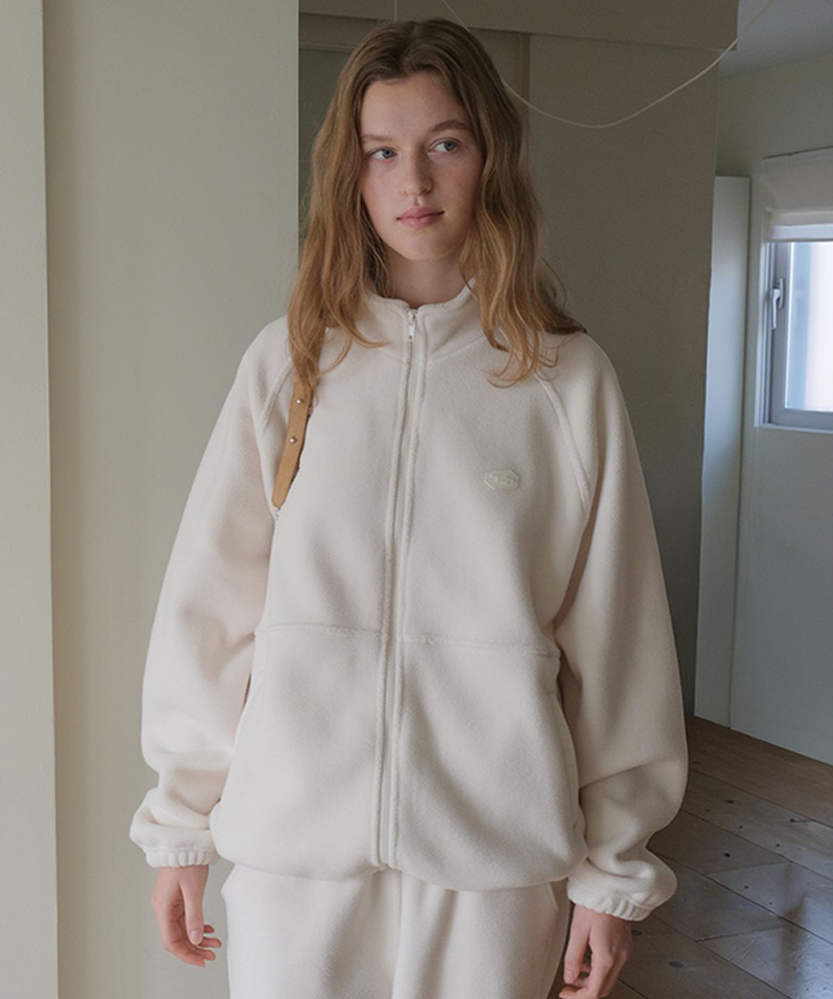 썸웨어버터(SOMEWHEREBUTTER) Fog Fleece Zip-up - Ivory