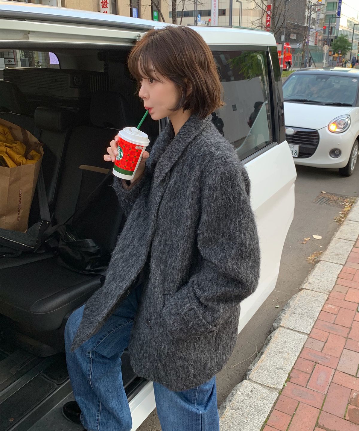 썸웨어버터(SOMEWHEREBUTTER) Hairy Wool Half Coat - Charcoal