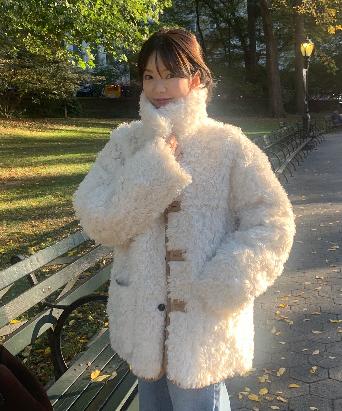 썸웨어버터(SOMEWHEREBUTTER) Fur Reversible Mustang - Beige