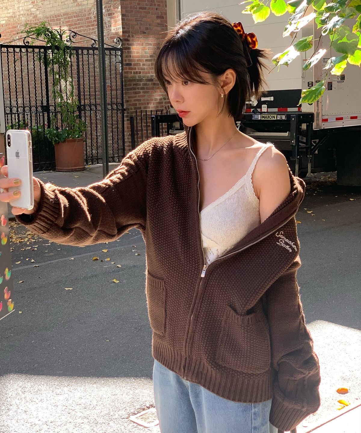 썸웨어버터(SOMEWHEREBUTTER) Pocket Wool Knit Zip-up - Brown