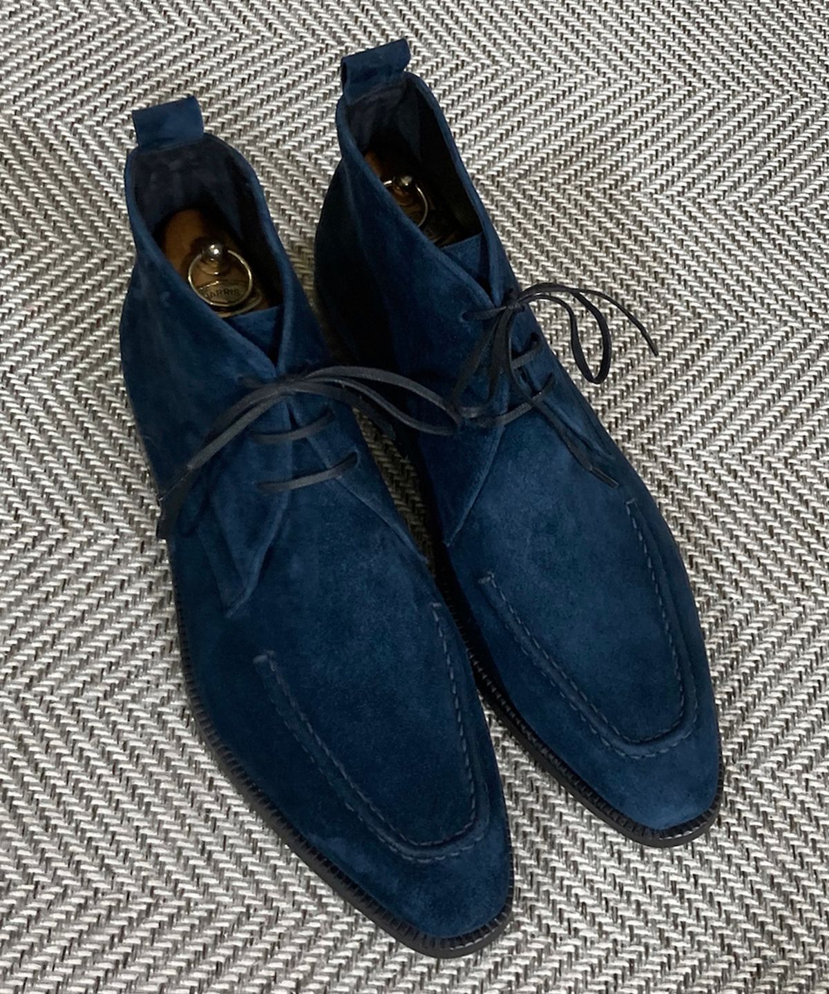 조앤슈(JOENSHOE) 홀스트 스웨이드 처카부츠 다크네이비