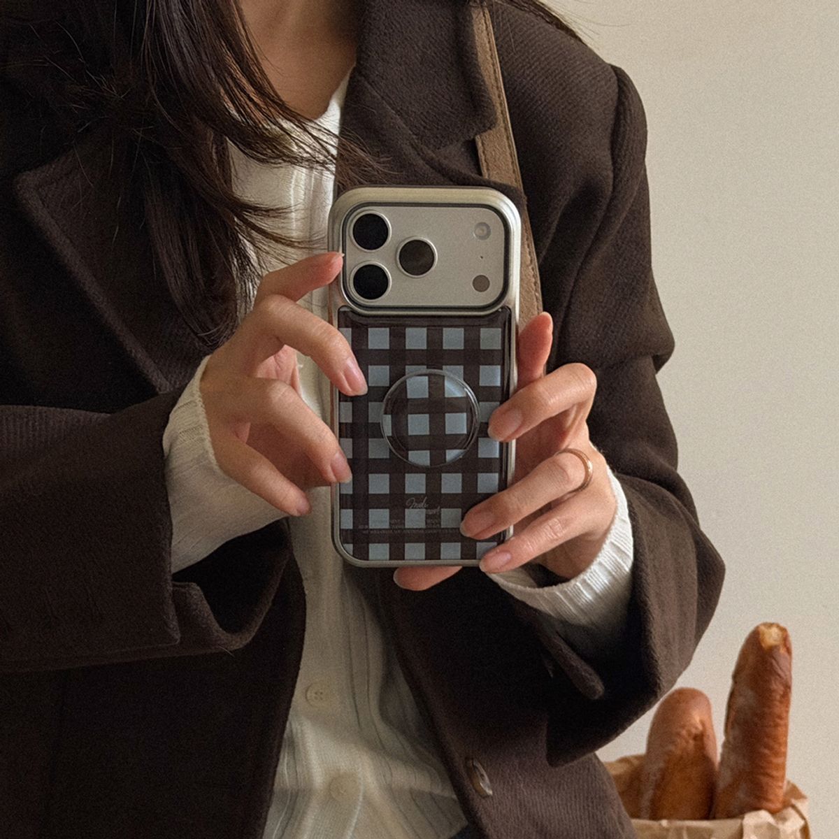 메이드모먼(MADEMOMENT) modern check 디자인 [실버 맥세이프 범퍼케이스]