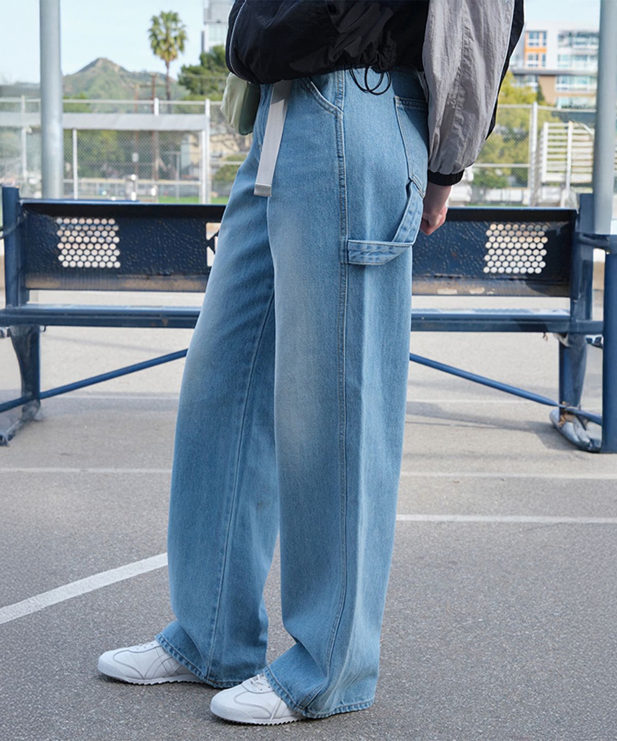 썸웨어버터(SOMEWHEREBUTTER) Loop Wide Denim Pants - Light Blue