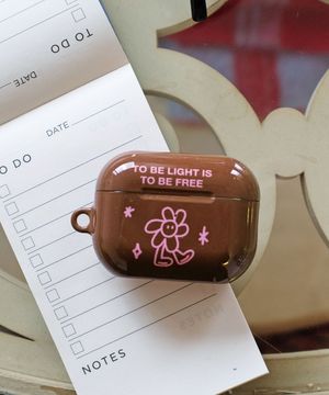 캐리라이트 에그플라워 브라운 유광 하드 에어팟 케이스