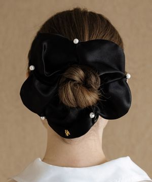EN004 Flower satin scrunchie (2colors)