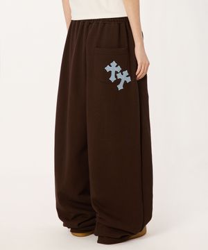 트윈 크로스 백 패치 롱 스웨트 팬츠 [브라운]